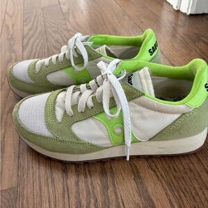 Saucony sneakers! Like new! Amazing style and color